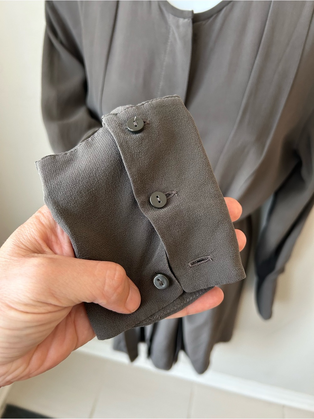 Club Monaco 100% Silk Olive Gray Tie Waist Shirt Dress Tunic - Size 8 - Picture 4 of 16